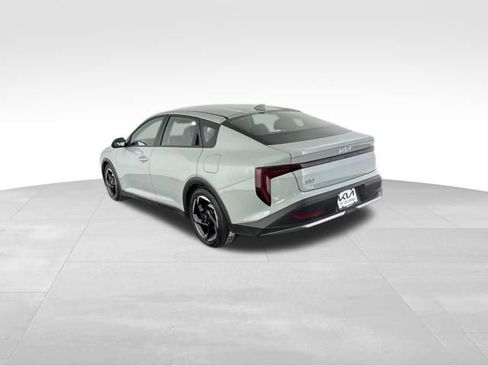 Certified 2025 Kia K4 EX FWD image 9