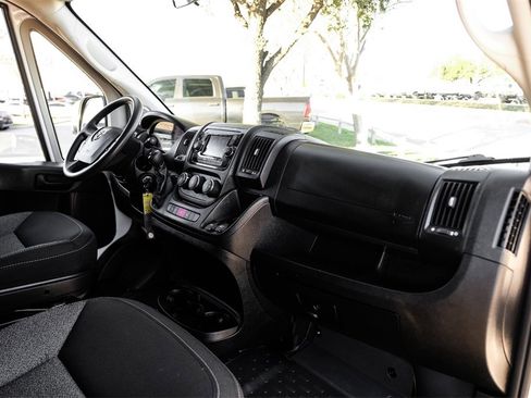 Used 2021 RAM ProMaster 2500 w/ Convenience Group image 9