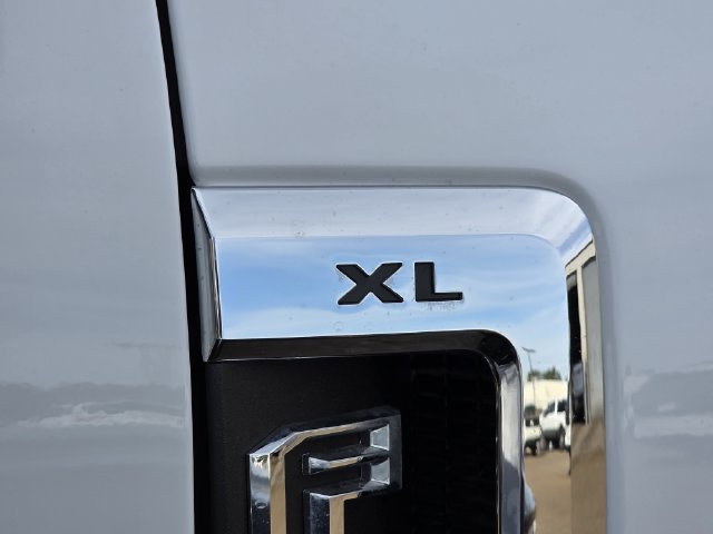 Used 2022 Ford F250 XL w/ Power Equipment Group AWD/4WD image 9