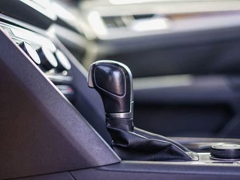 Used 2018 Volkswagen Atlas SEL Premium image 22