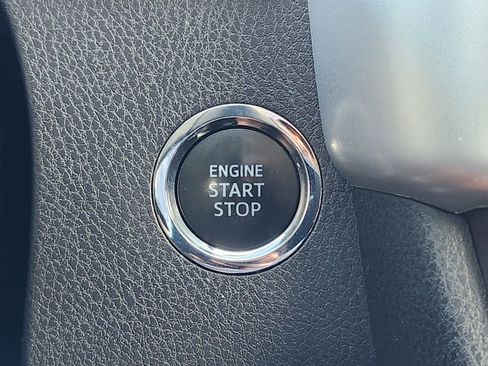 Used 2018 Toyota Highlander Limited image 21