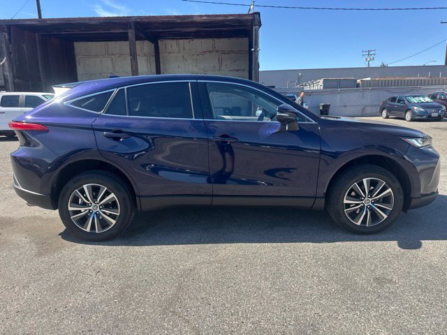 Used 2023 Toyota Venza LE AWD/4WD image 4