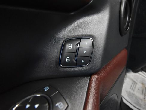 Used 2022 Ford Expedition Max Limited image 9