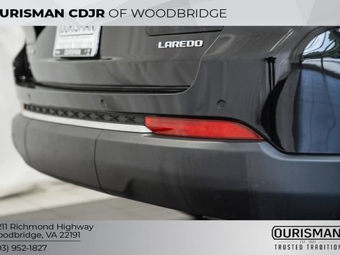 Used 2023 Jeep Grand Cherokee L Laredo w/ Luxury Tech Group I AWD/4WD image 6