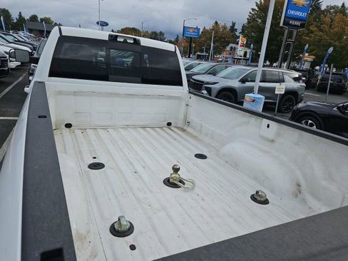 Used 2018 RAM 3500 SLT w/ Luxury Group image 4