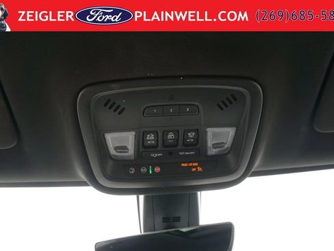 Used 2023 Chevrolet Traverse LT w/ LT Premium Package AWD/4WD image 36