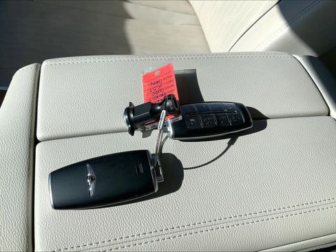 Used 2024 Genesis GV80 2.5T w/ Prestige Package image 14