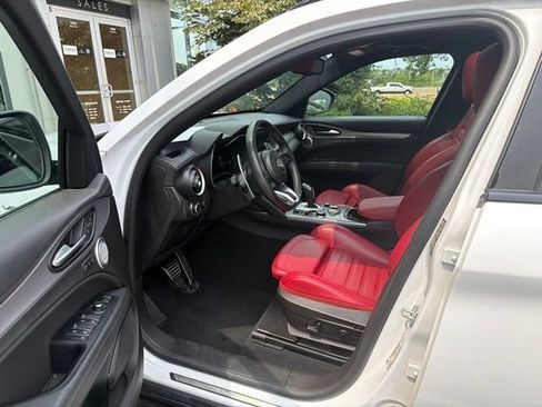 Used 2024 Alfa Romeo Stelvio Veloce AWD/4WD image 13
