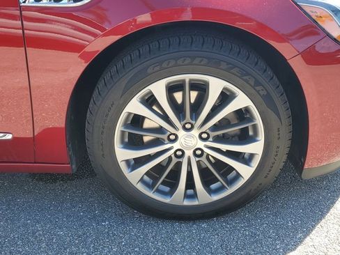 Used 2018 Buick LaCrosse Essence image 8