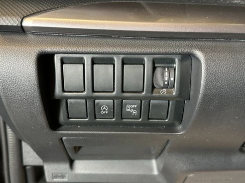 Used 2019 Subaru Forester Premium image 17