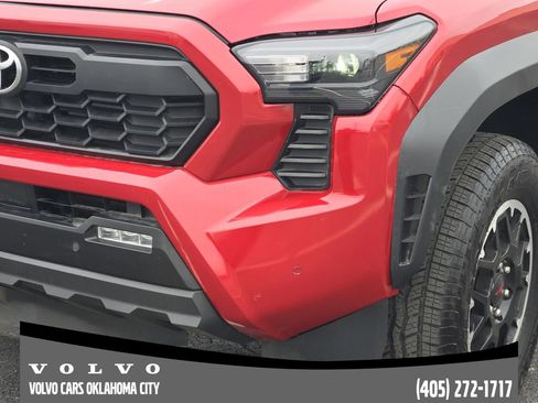 Used 2025 Toyota Tacoma TRD Off-Road w/ TRD Off Road Upgrade Package AWD/4WD image 8