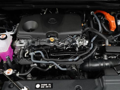 Certified 2025 Toyota Sienna XLE Woodland Edition AWD/4WD image 31
