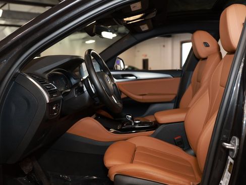 Used 2025 BMW X4 xDrive30i image 10