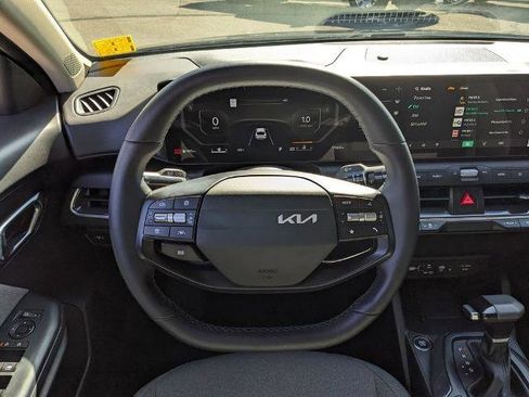 Used 2025 Kia K4 EX FWD image 8
