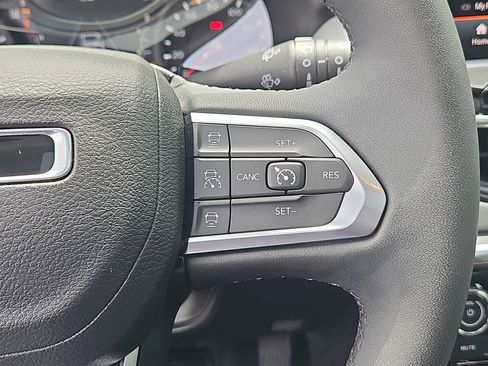Used 2023 Jeep Compass Limited w/ Sun and Sound Group AWD/4WD image 21