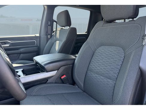 Used 2025 RAM 1500 Big Horn AWD/4WD image 11