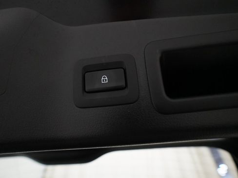 Used 2024 MAZDA MAZDA3 s image 15