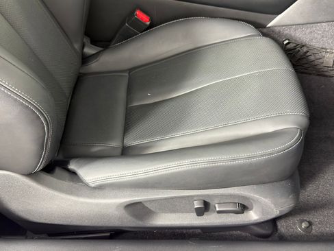 Used 2021 INFINITI Q60 3.0t Luxe w/ Essential Package image 32