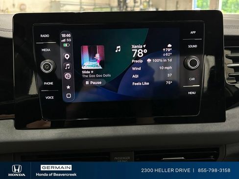 Used 2025 Volkswagen Jetta SE w/ Sunroof Package FWD image 22
