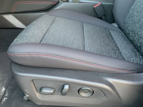 New 2025 Chevrolet Colorado Z71 w/ Midnight Edition image 16