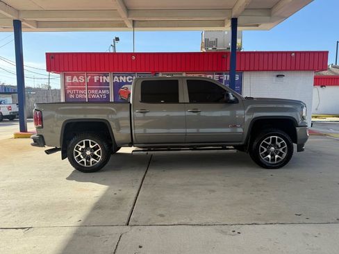 Used 2017 GMC Sierra 1500 SLT image 2
