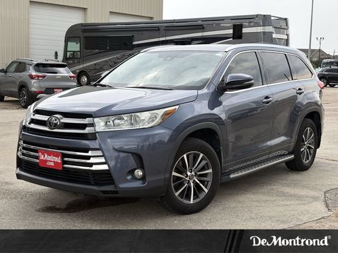 Used 2018 Toyota Highlander XLE FWD image 1
