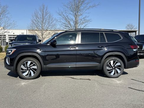 New 2026 Volkswagen Atlas SE image 2