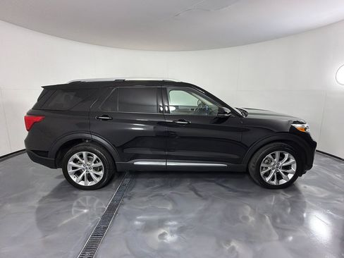 Used 2022 Ford Explorer Platinum w/ Equipment Group 601A AWD/4WD image 4