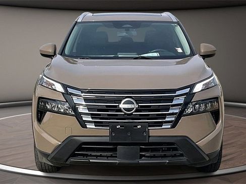 Certified 2024 Nissan Rogue SV w/ SV Premium Package image 3