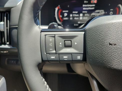 New 2026 Nissan Pathfinder SL AWD/4WD image 17