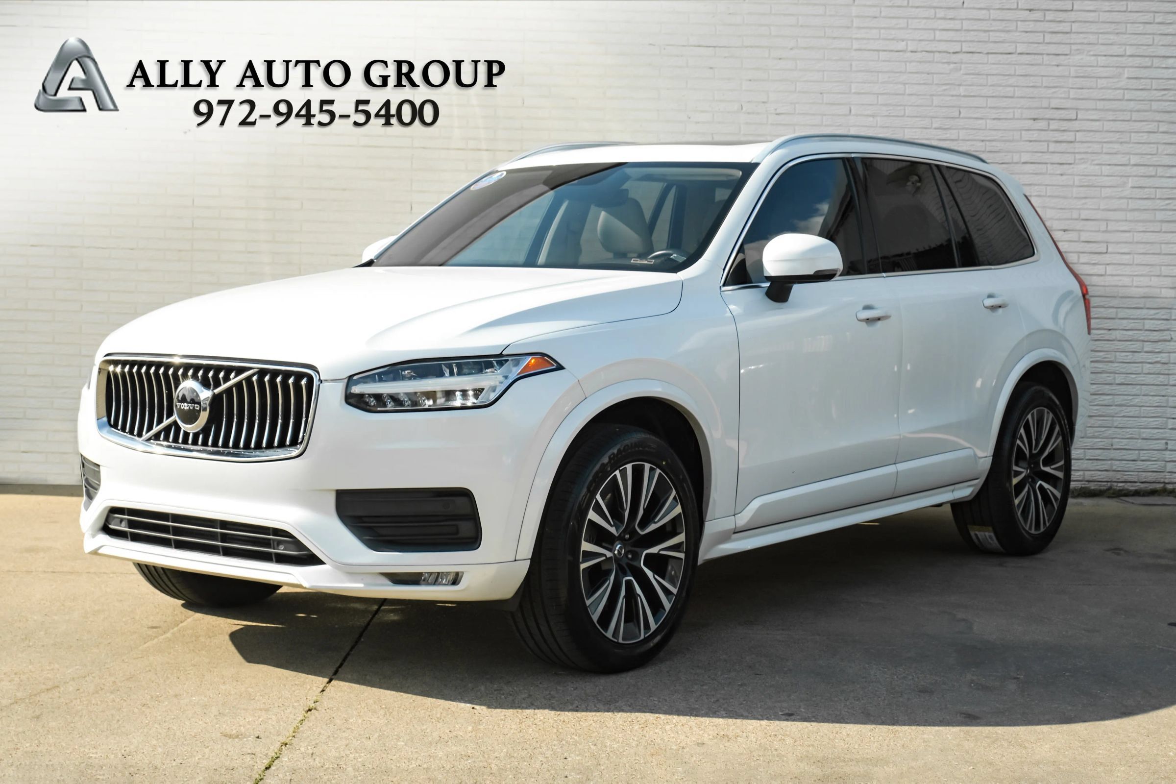 Used 2020 Volvo XC90 T5 Momentum w/ Protection Package Premier FWD image 1