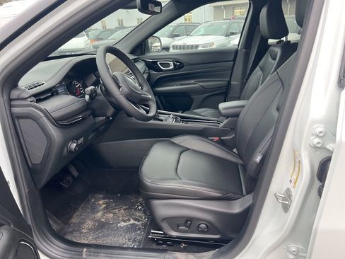 New 2026 Jeep Compass Limited image 19