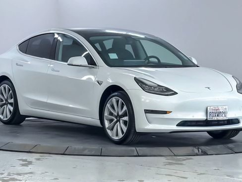 Used 2018 Tesla Model 3 RWD image 9