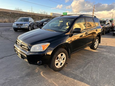 Used 2008 Toyota RAV4 4WD V6 w/ 3rd Row image 2