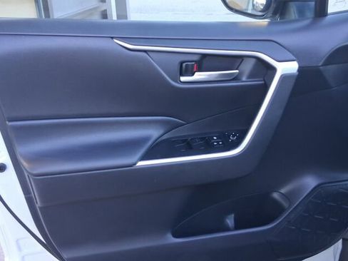 Used 2020 Toyota RAV4 XLE image 20