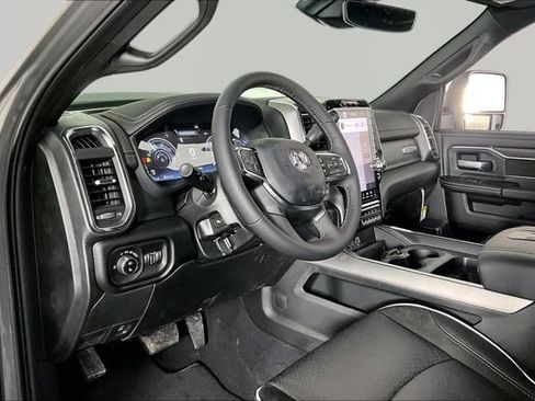 New 2026 RAM 2500 Laramie AWD/4WD image 7