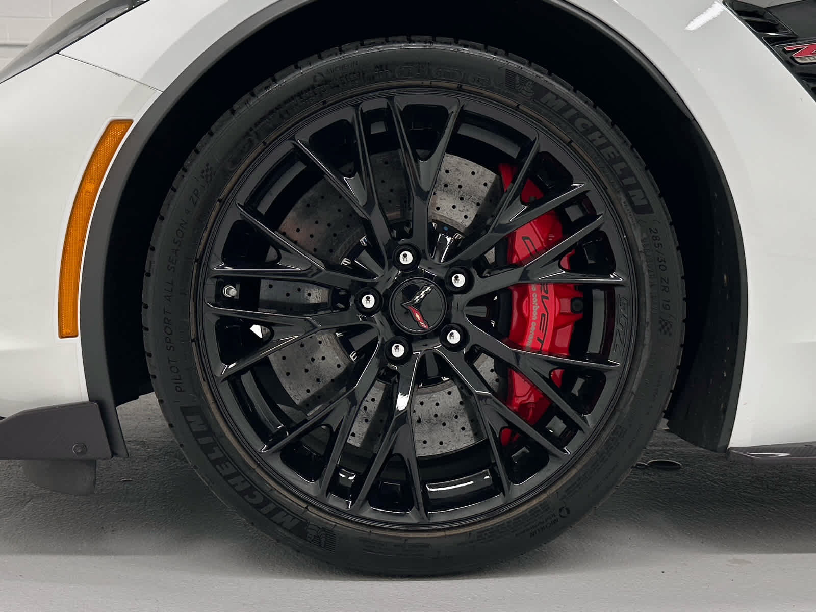 Used 2016 Chevrolet Corvette Z06 w/ 3LZ Preferred Equipment Group RWD image 9
