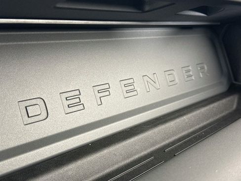Used 2026 Land Rover Defender 110 X-Dynamic SE AWD/4WD image 22