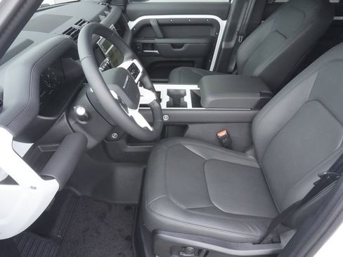 New 2026 Land Rover Defender 110 X-Dynamic SE image 19