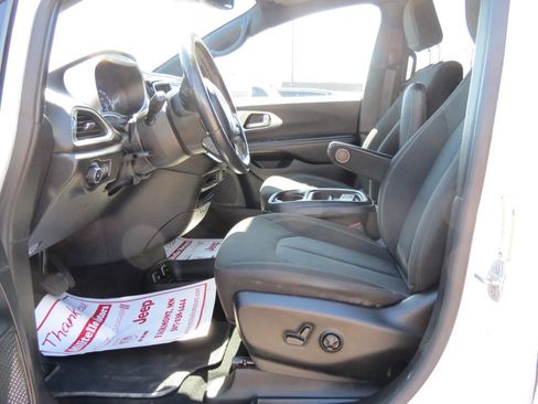 Used 2020 Chrysler Pacifica Touring w/ S Appearance Package image 12