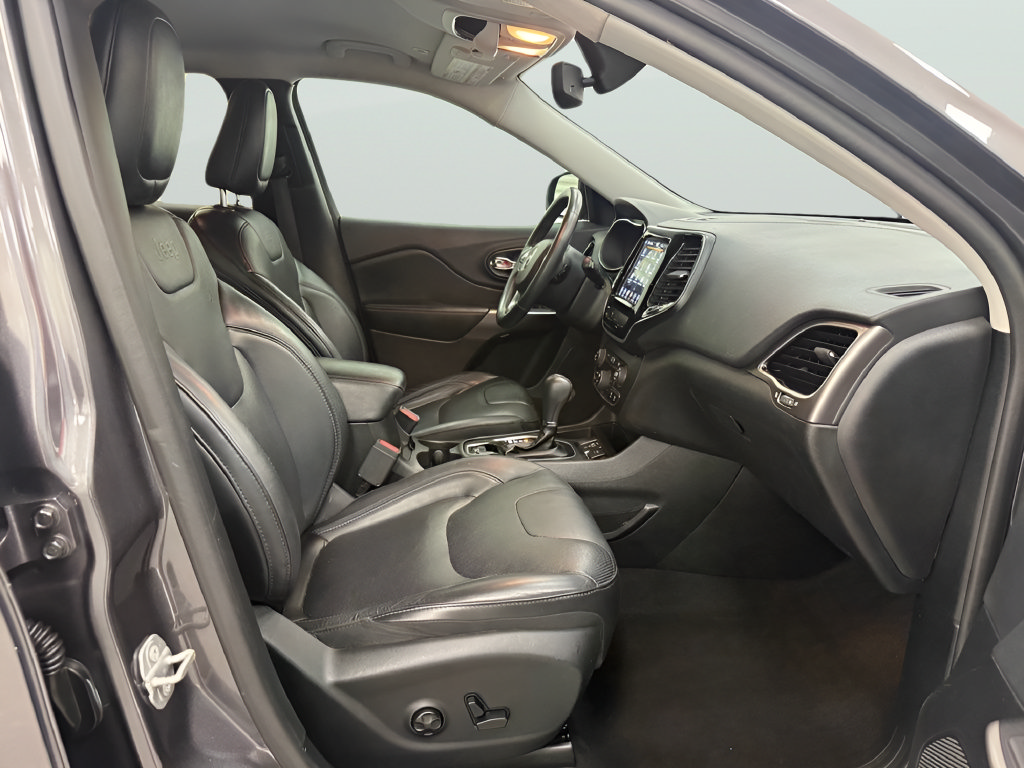 Used 2019 Jeep Cherokee Limited FWD image 13