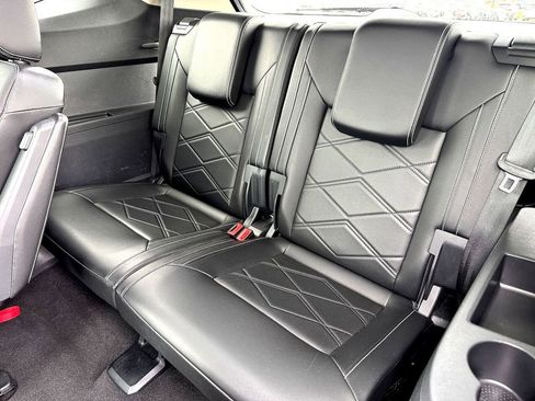 Certified 2024 Volkswagen Atlas SE image 28