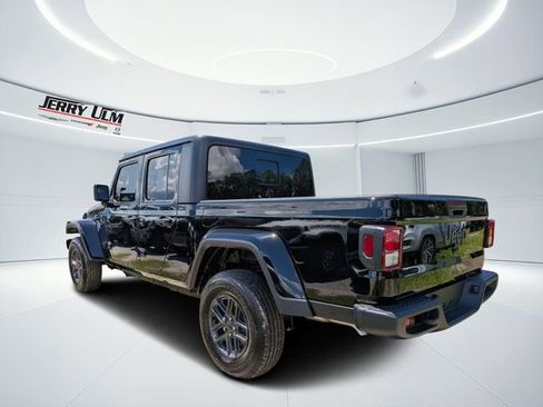 New 2025 Jeep Gladiator Sport image 5