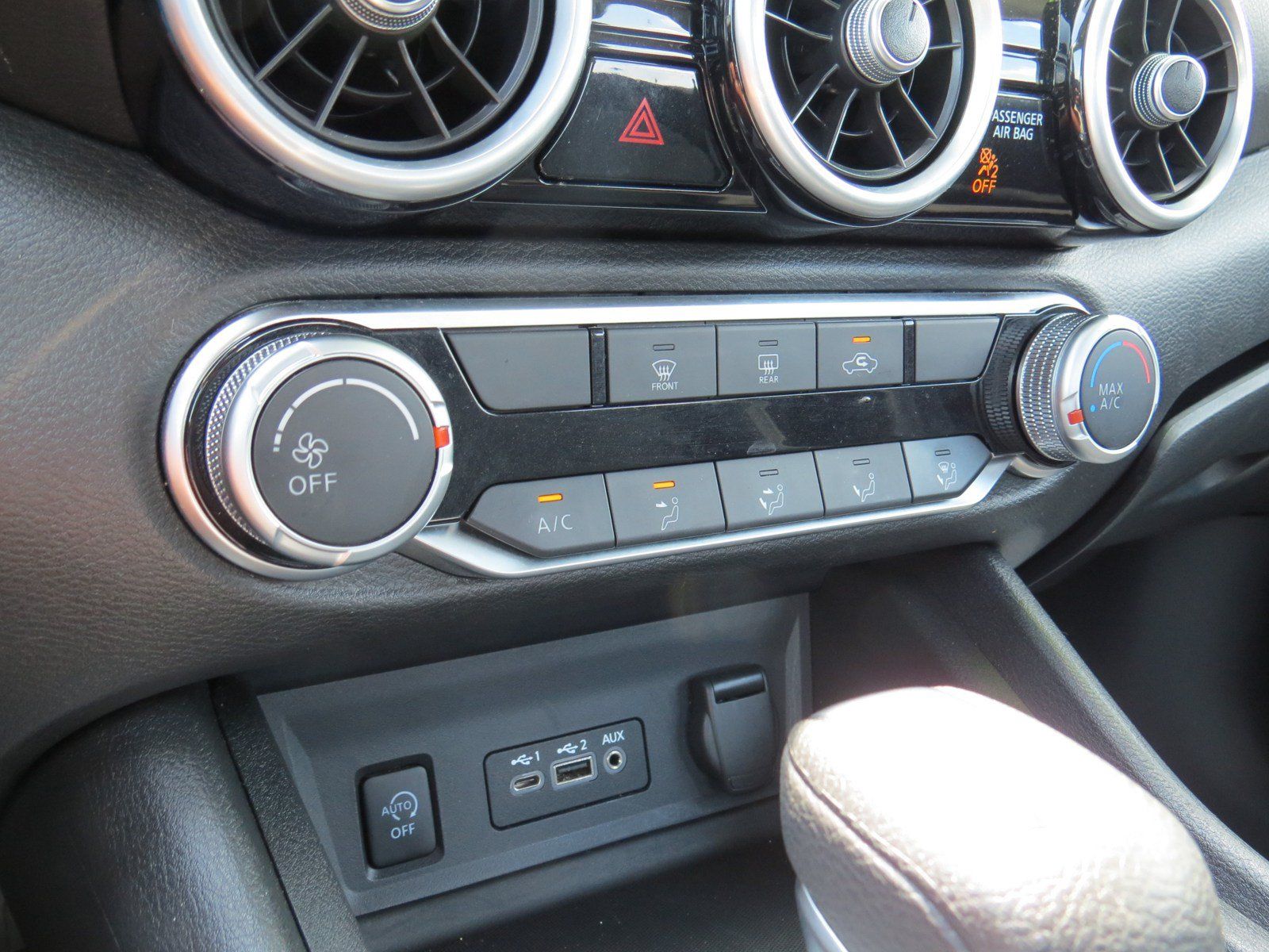 Used 2024 Nissan Sentra SV FWD image 18