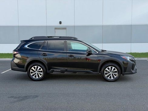 Used 2023 Subaru Outback Premium AWD/4WD image 4
