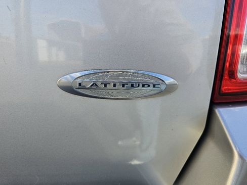 Used 2011 Jeep Compass Sport image 32