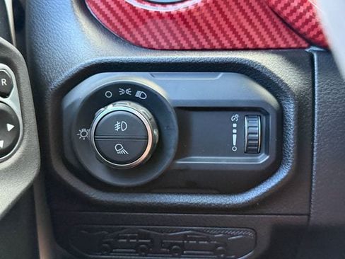 Used 2025 Jeep Gladiator Sport AWD/4WD image 25