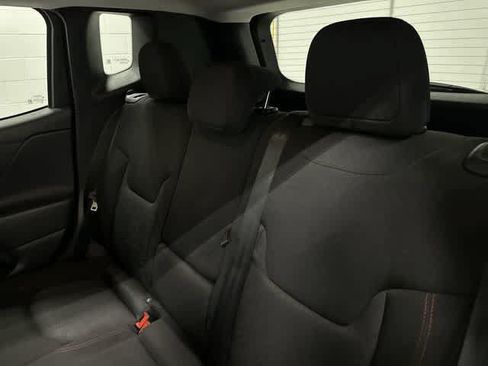 Used 2021 Jeep Renegade Trailhawk AWD/4WD image 14