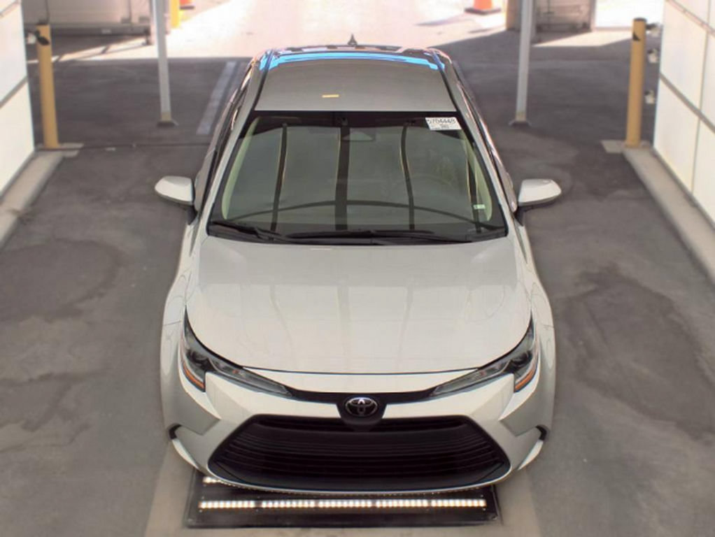 Used 2024 Toyota Corolla LE FWD image 2