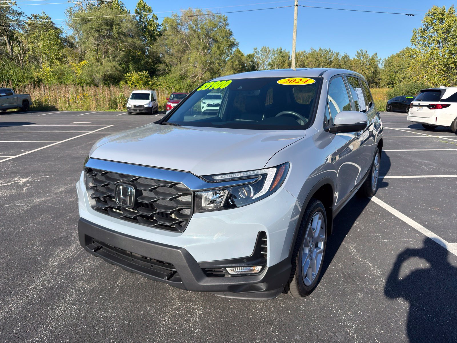 Used 2024 Honda Passport EX-L image 2